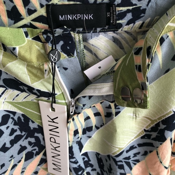 Minkpink Green Leaf Print Summer Women Shorts - Picture 4 of 5